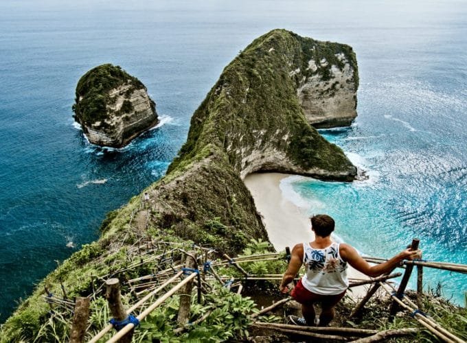 Manta Bay or Kelingking Beach on Nusa Penida Island_Bali.