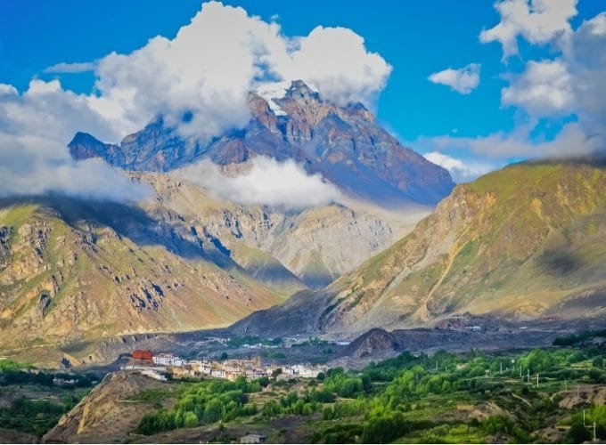 Culture, Wildlife and Treks to Nepal_On the way to Muktinath from Jomsom during Annapurna Circuit Trek in Nepal